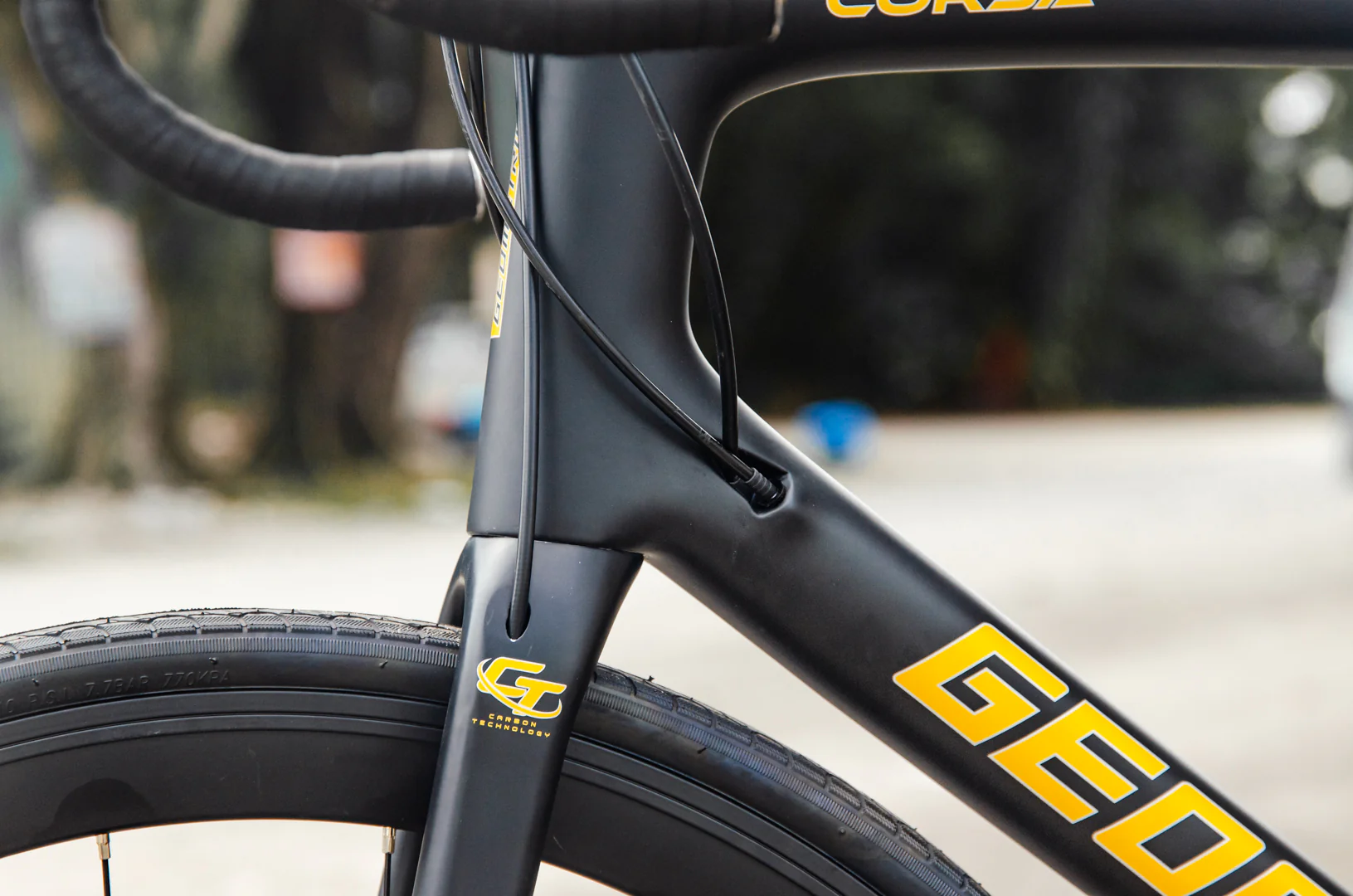 Geometric Corsa C Disc 105 Road Bike - Image 17