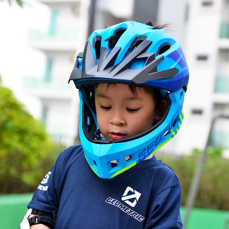 Geometric Children Full Face Detachable Helmet - Image 5